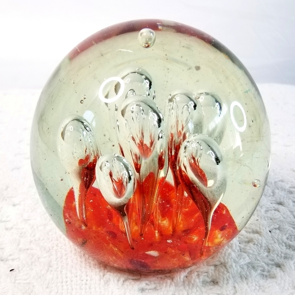 Vintage Beautiful Collectible Decorative  Art Glass Paperweight